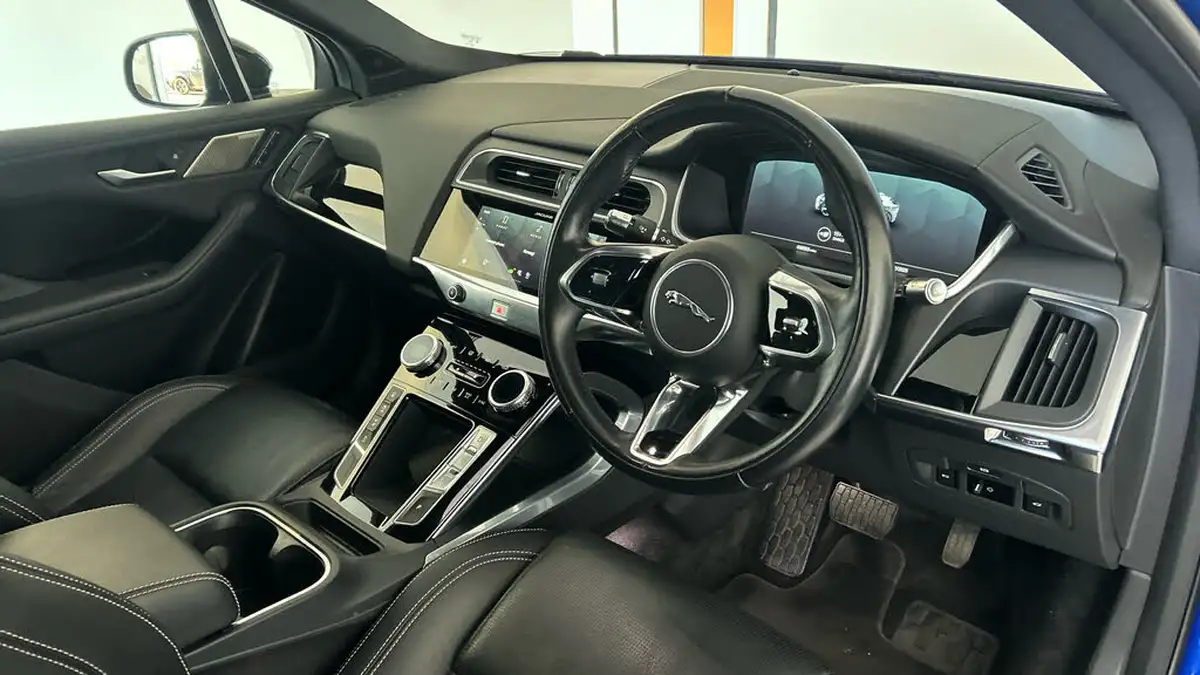 2021-jaguar-i-pace-ev400-black-big-21