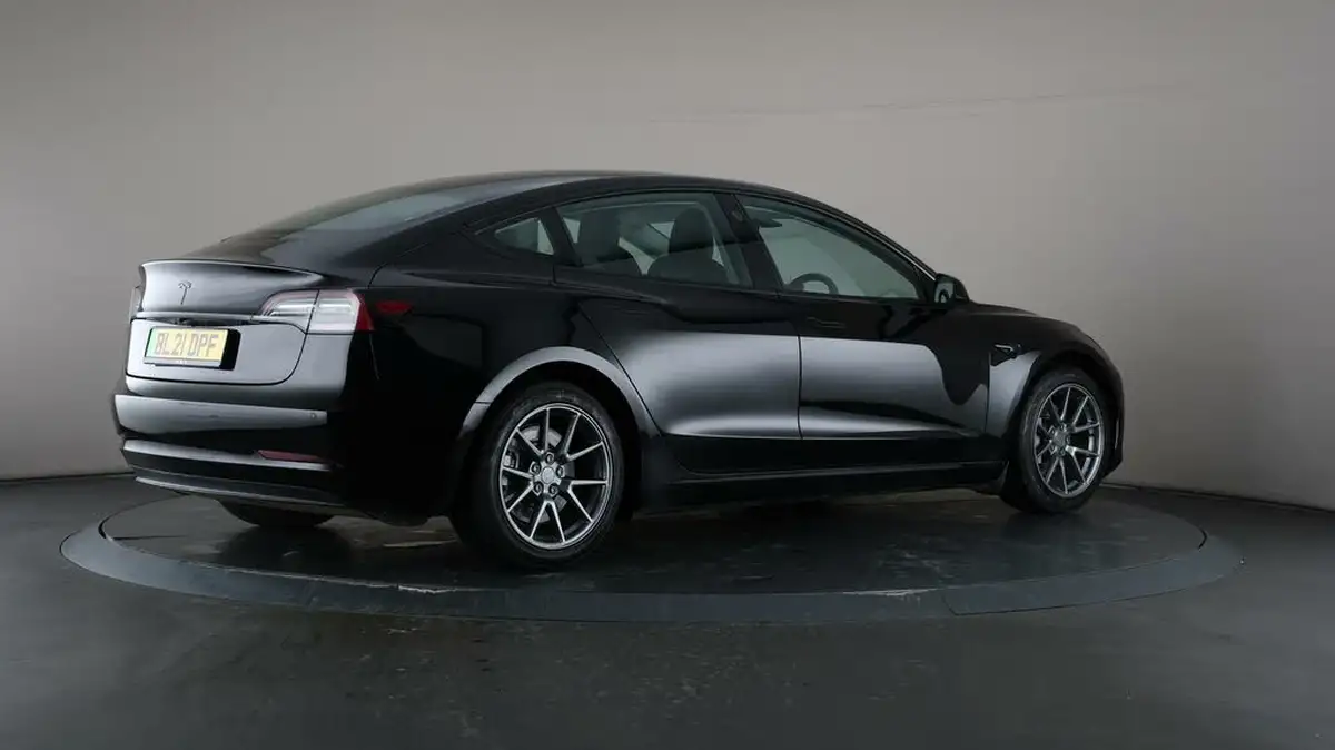 2021-tesla-model-3-e-long-range-4x4-big-7