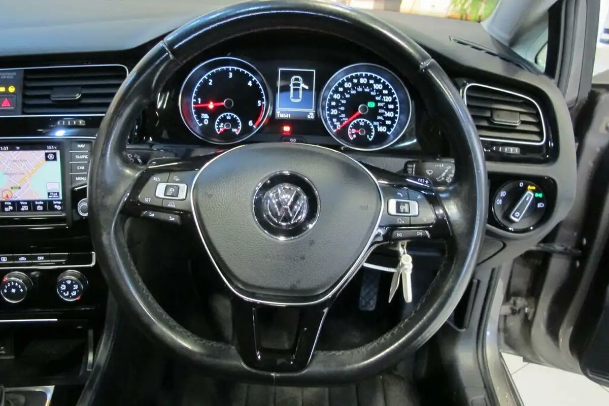2016-volkswagen-golf-20tdi-gt-edition-5d-dsg-big-23