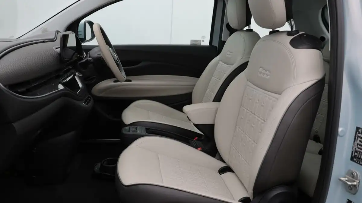 2021-fiat-500-e-la-prima-big-14