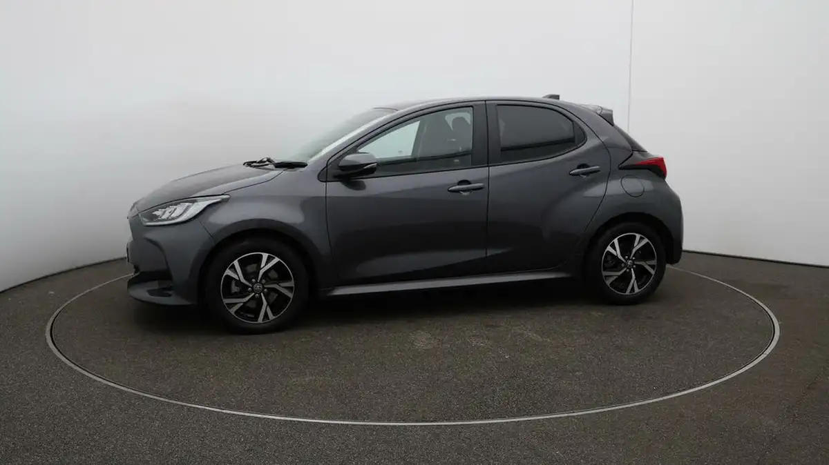 2024-toyota-yaris-15-vvt-i-design-big-64