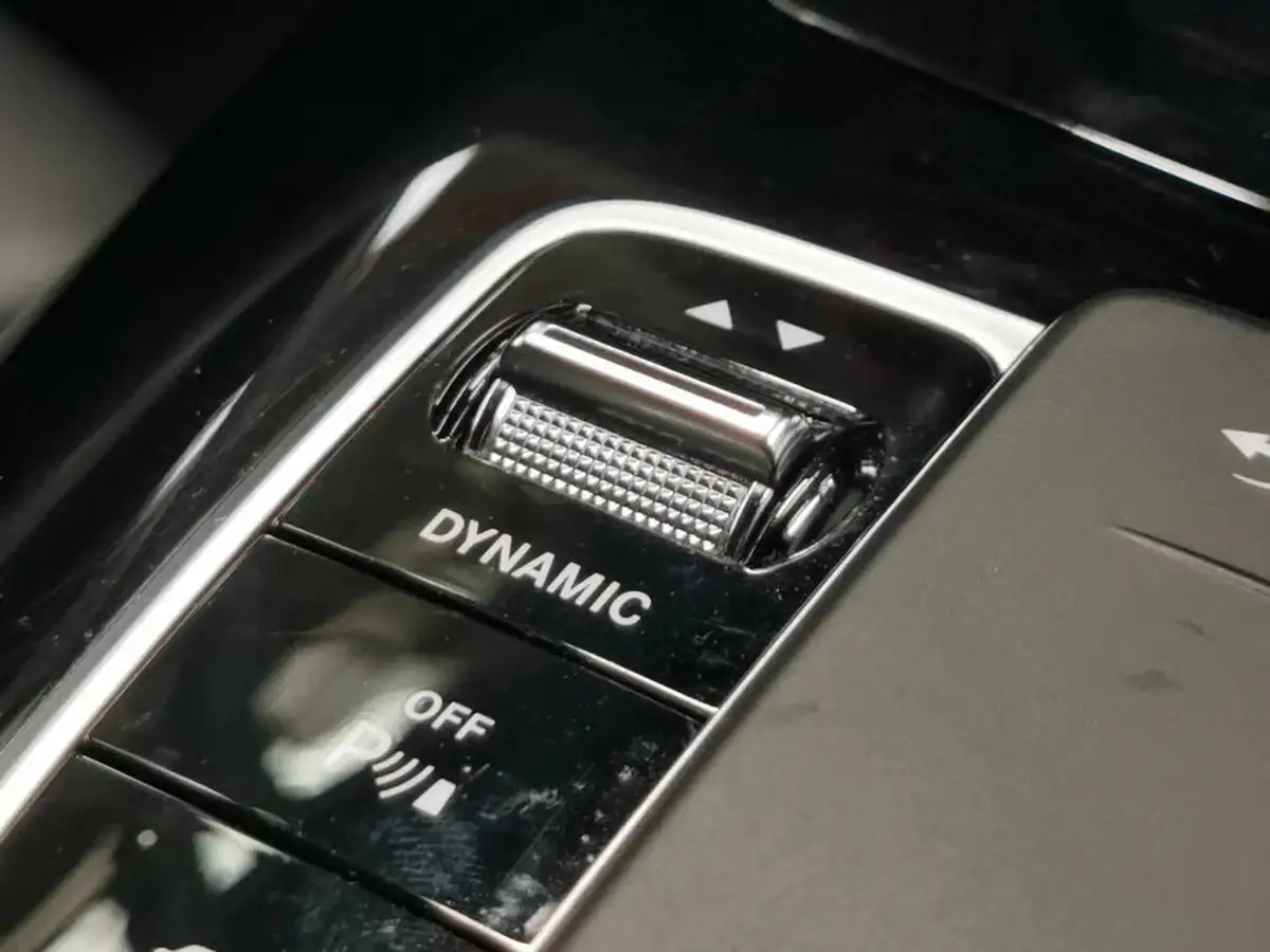 2023-mercedes-benz-eqc-e-eqc-400-amg-line-edition-big-12