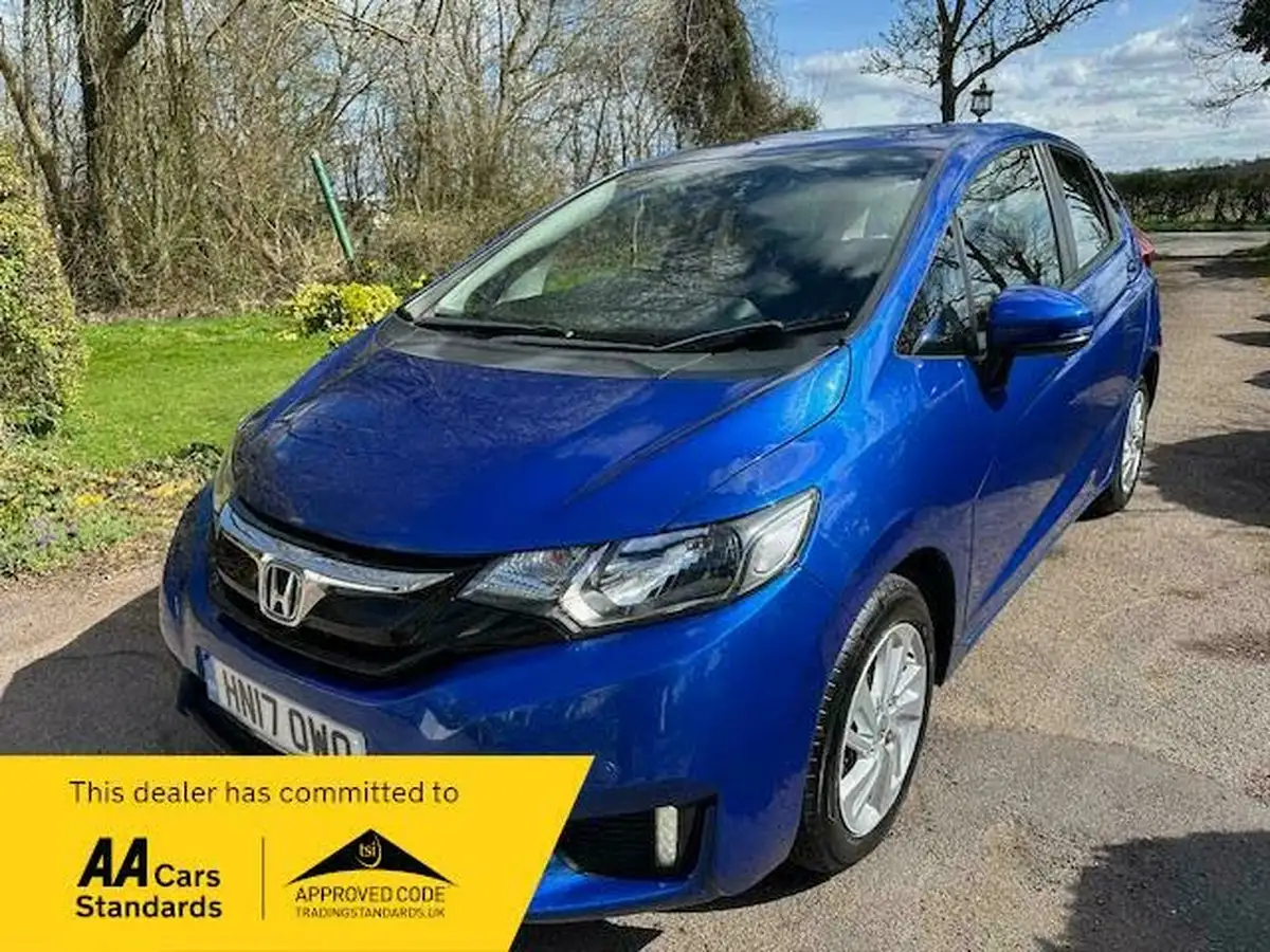 2017-honda-jazz-13-i-vtec-se-cvt-big-0