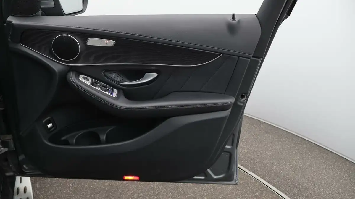 2019-mercedes-benz-glc-class-20d-glc220d-amg-line-premium-coupe-4d-big-15