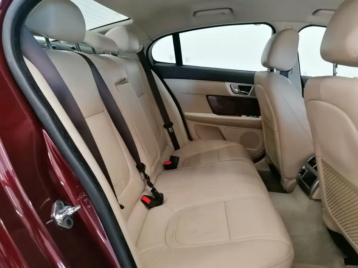 2014-jaguar-xf-22td-premium-luxury-200ps-saloon-4d-big-11