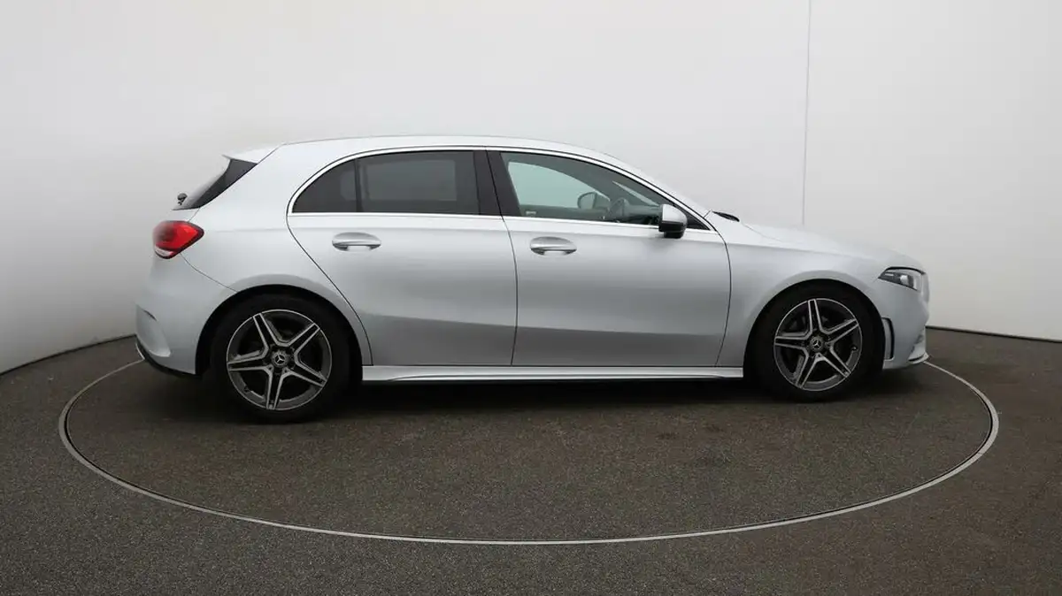 2020-mercedes-benz-a-class-20d-a200d-amg-line-hatchback-5d-big-8