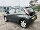 2015-toyota-aygo-10-vvt-i-x-play-3d-small-11