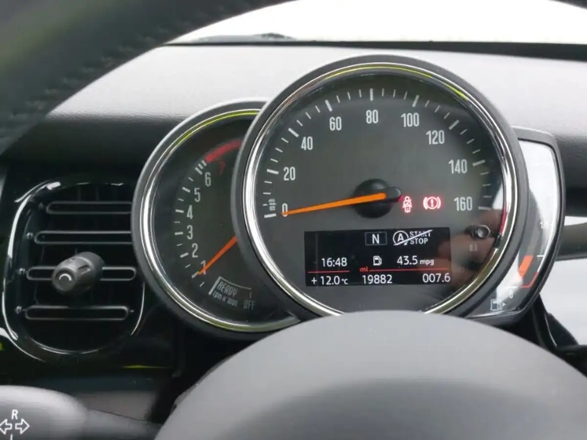 2022-mini-cooper-15-cooper-classic-hatchback-3d-big-9