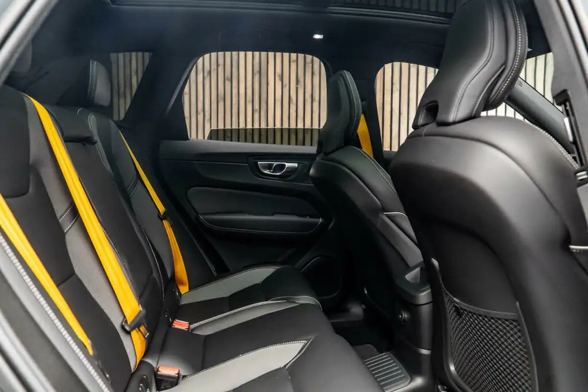 2021-volvo-xc60-20-t8-polestar-engineered-455bhp-big-41