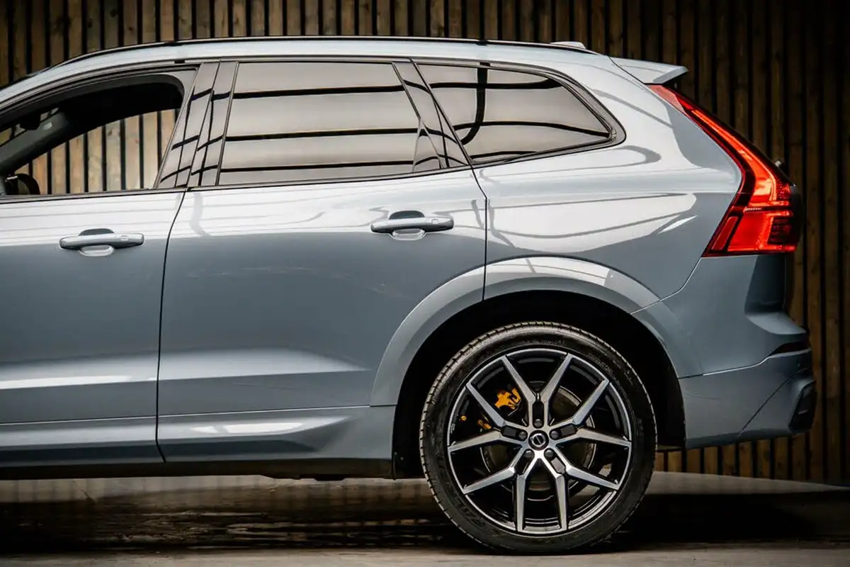 2021-volvo-xc60-20-t8-polestar-engineered-455bhp-big-17