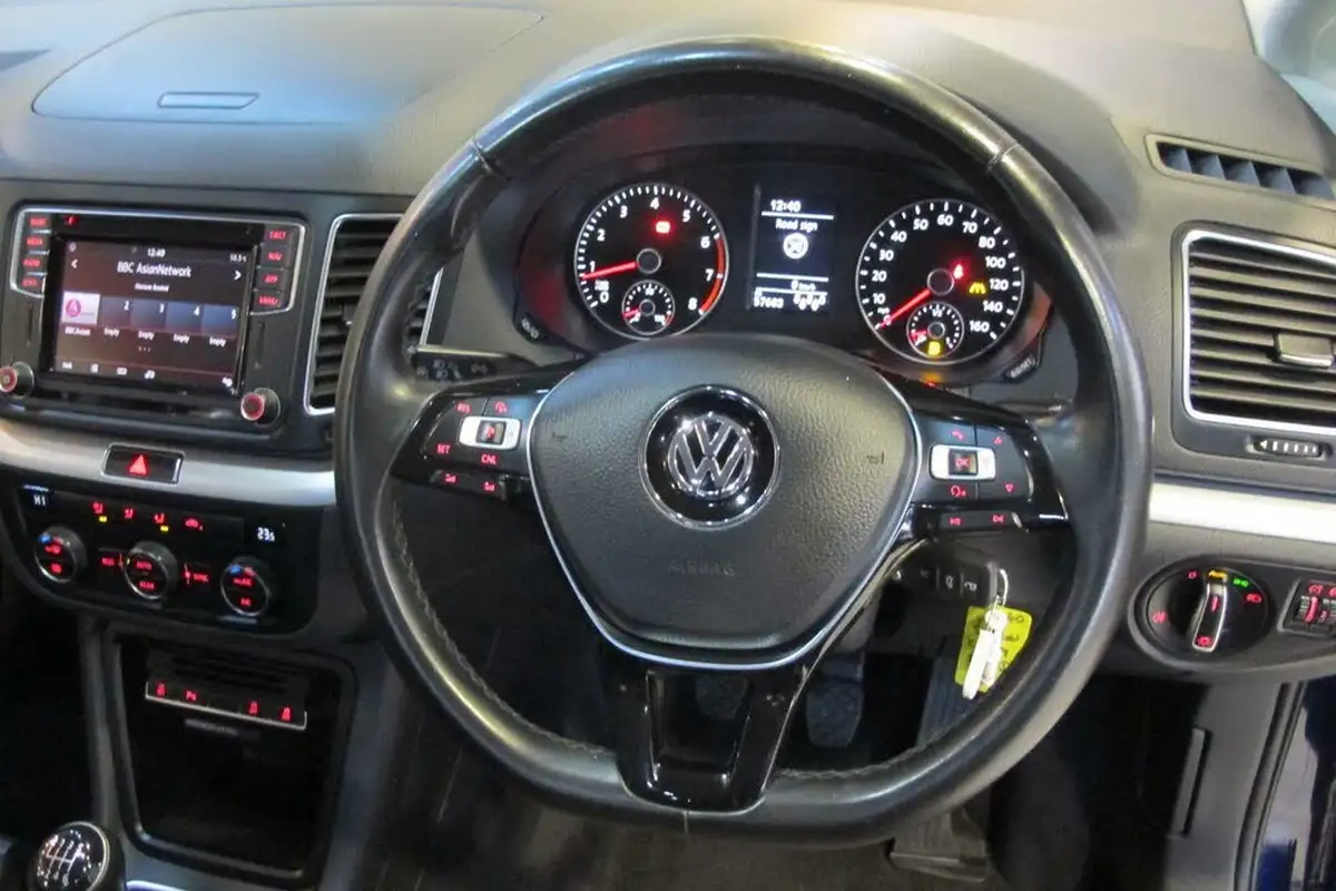 2019-volkswagen-sharan-14-tsi-se-nav-1395cc-big-26