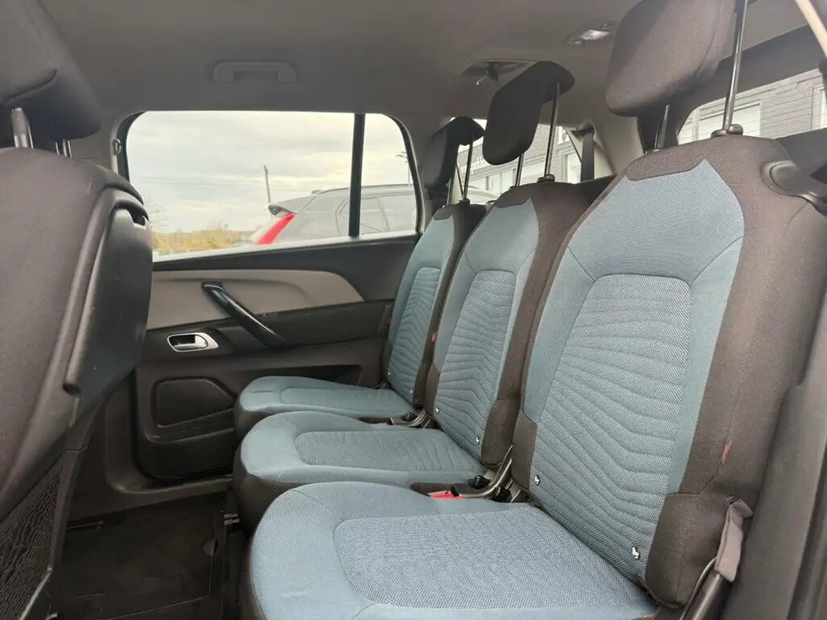 2017-citroen-grand-c4-picasso-16bluehdi-feel-big-16