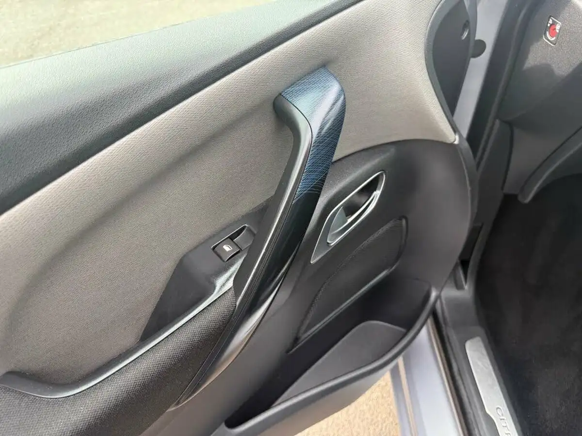 2017-citroen-grand-c4-picasso-16bluehdi-feel-big-40