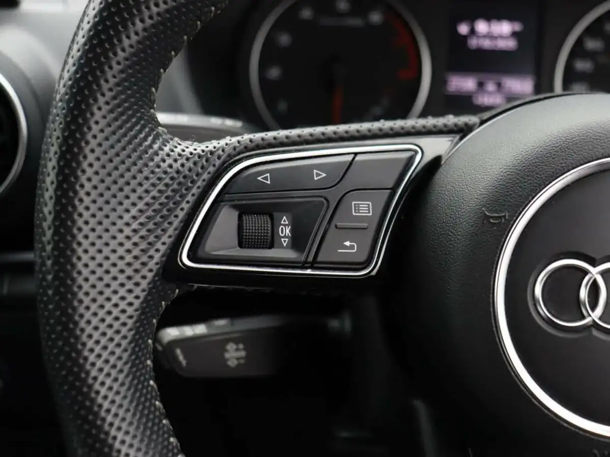 2019-audi-q2-10-30-tfsi-black-edition-big-24