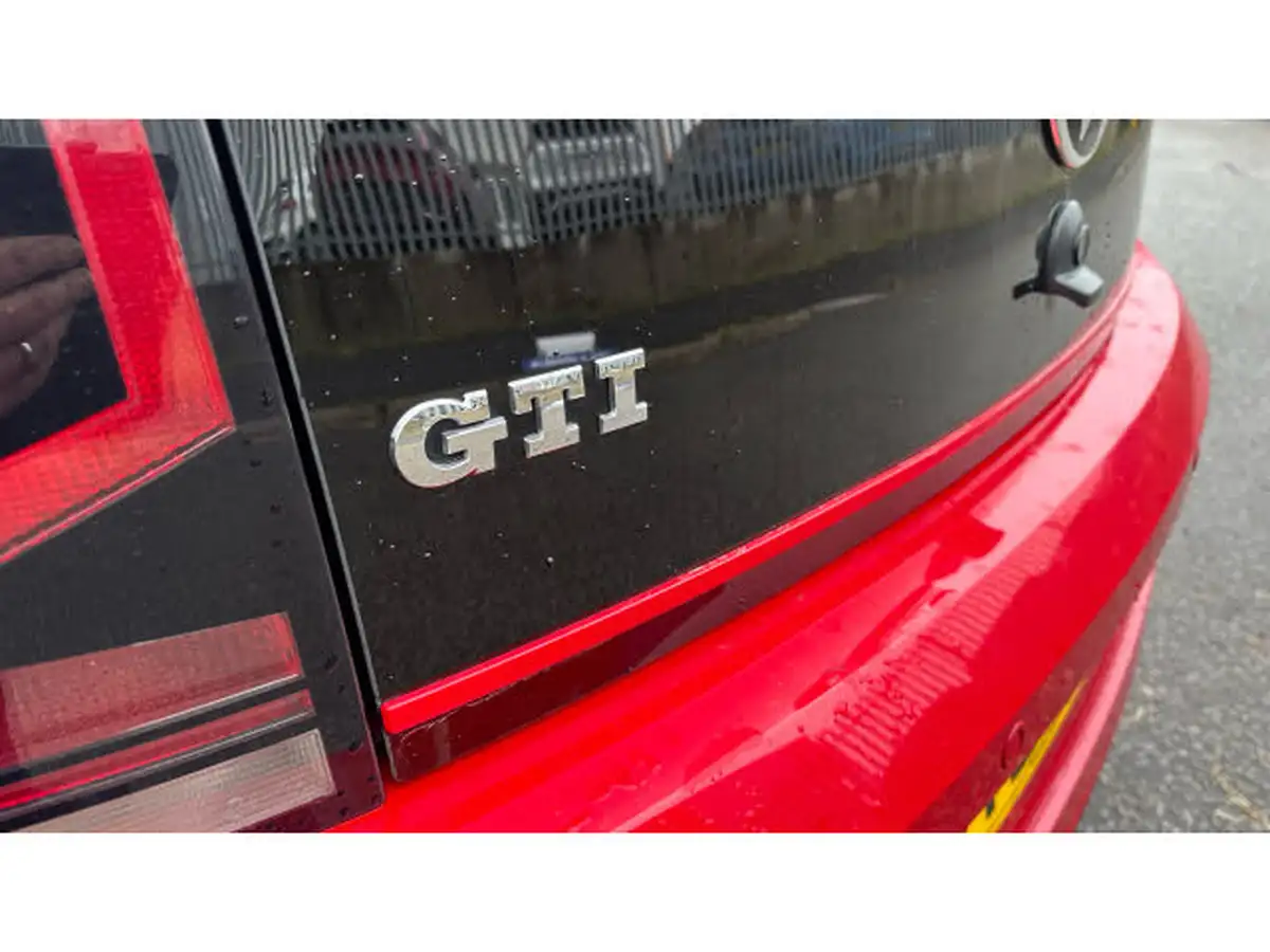 2021-volkswagen-up-10-gti-3d-big-35