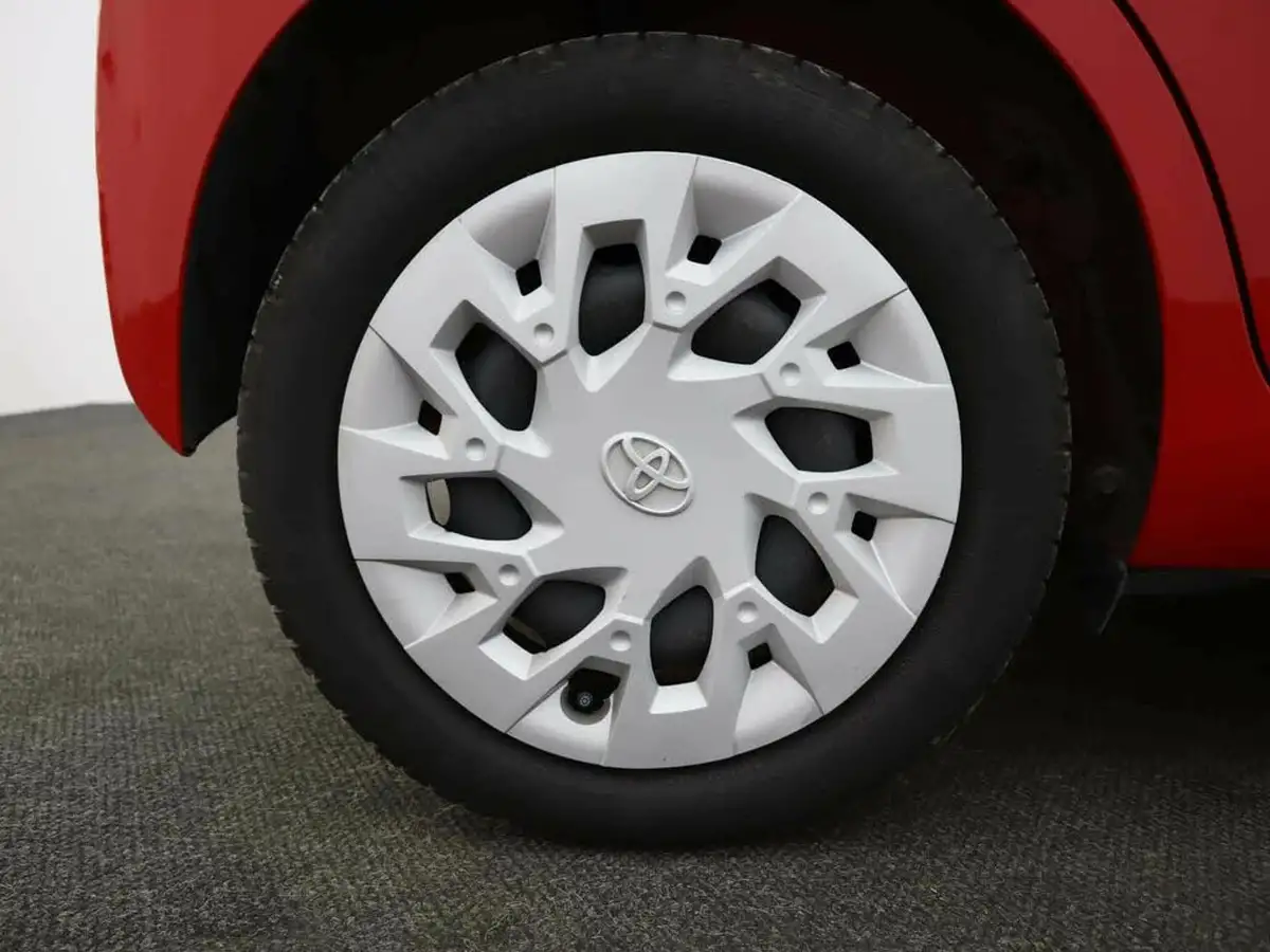2019-toyota-aygo-10-vvt-i-x-play-tss-x-shift-big-6