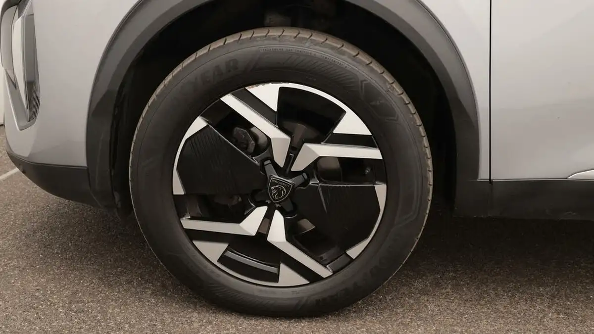 2024-peugeot-2008-suv-12-puretech-allure-130ps-big-18