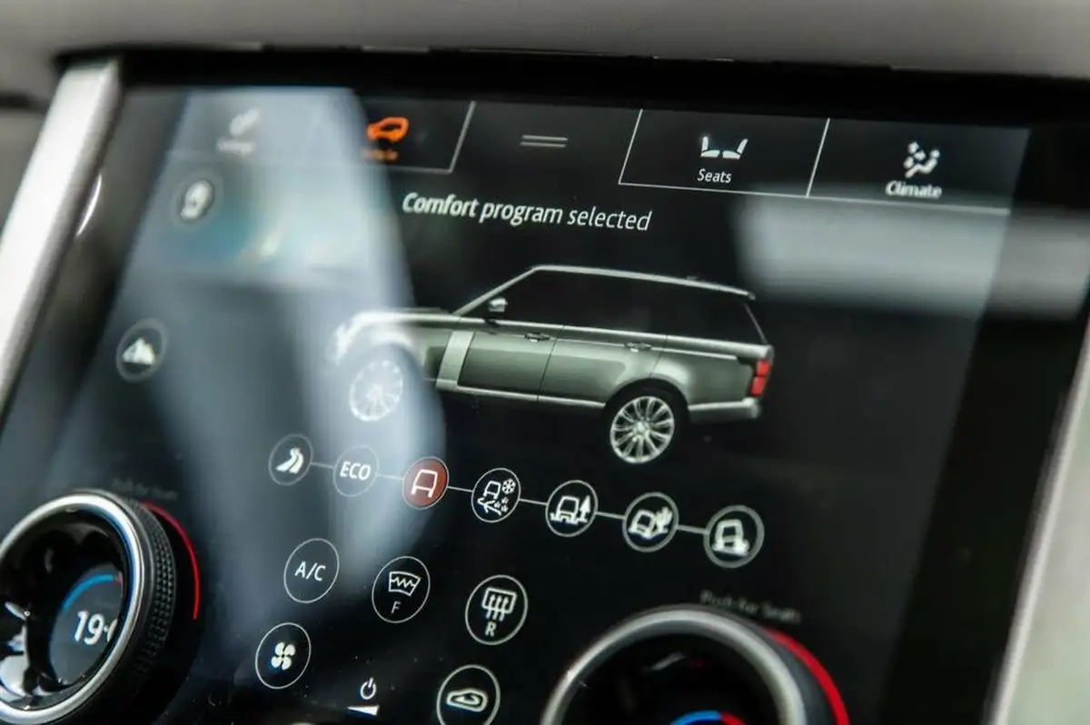2021-land-rover-range-rover-30-d300-westminster-big-45