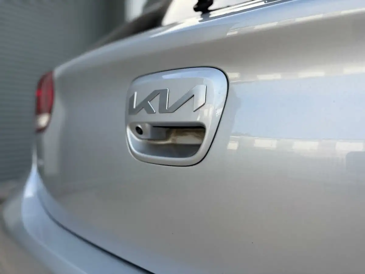 2022-kia-rio-10-t-gdi-3-big-33