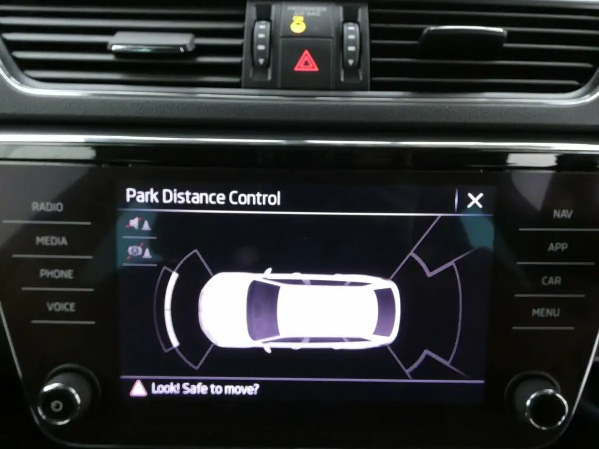 2021-skoda-superb-14-tsi-se-technology-156ps-estate-big-15