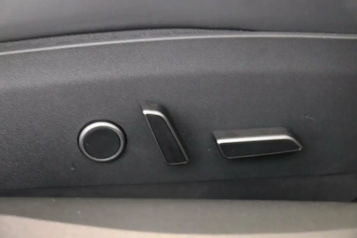 2021-tesla-model-3-e-long-range-awd-big-19