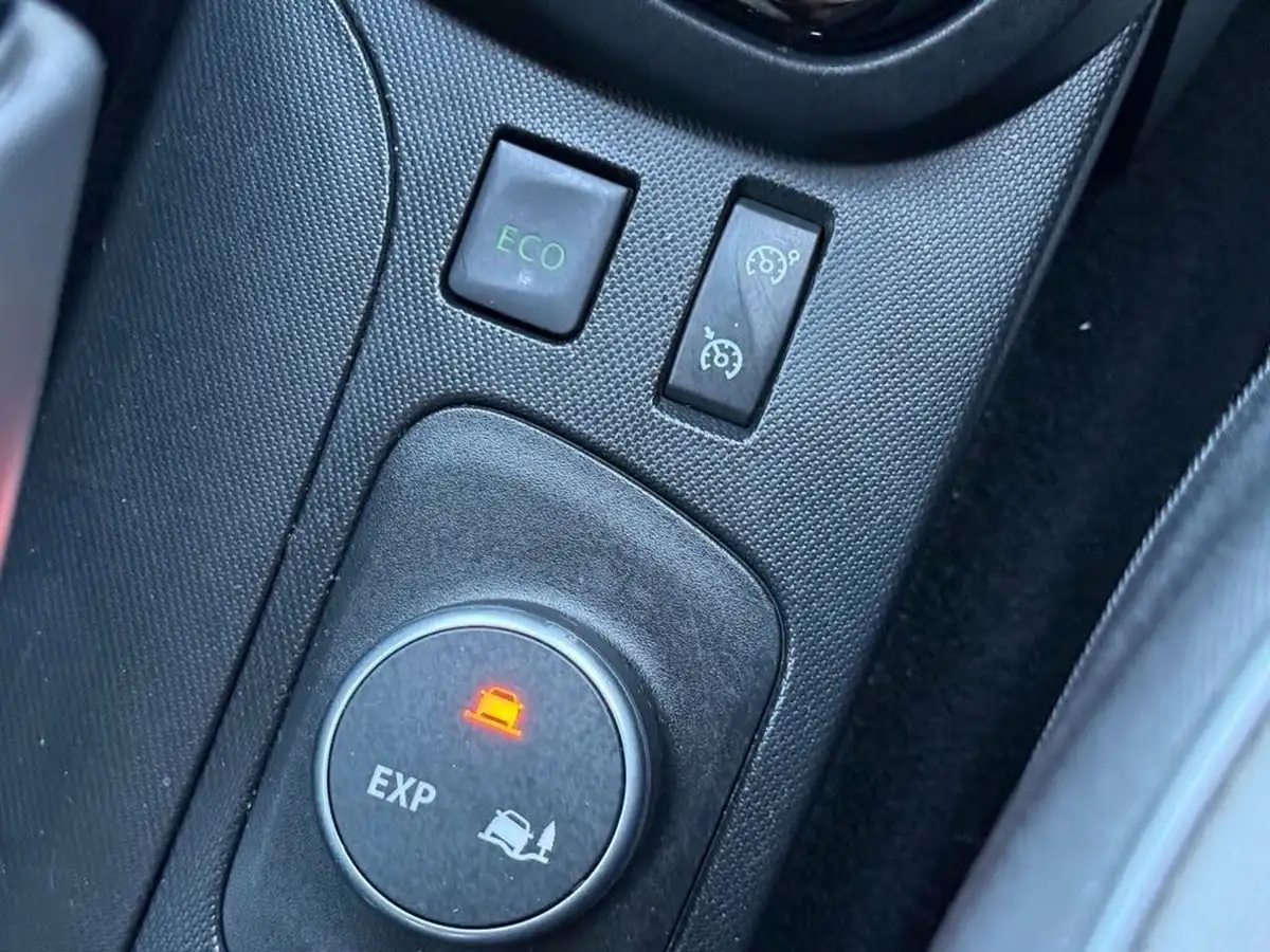 2016-renault-captur-15dci-signature-nav-90bhp-energy-ss-big-28