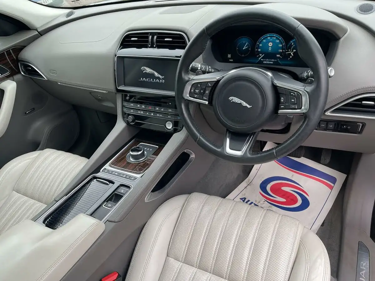 2017-jaguar-f-pace-20-i4d-portfolio-240ps-awd-ss-auto-big-11
