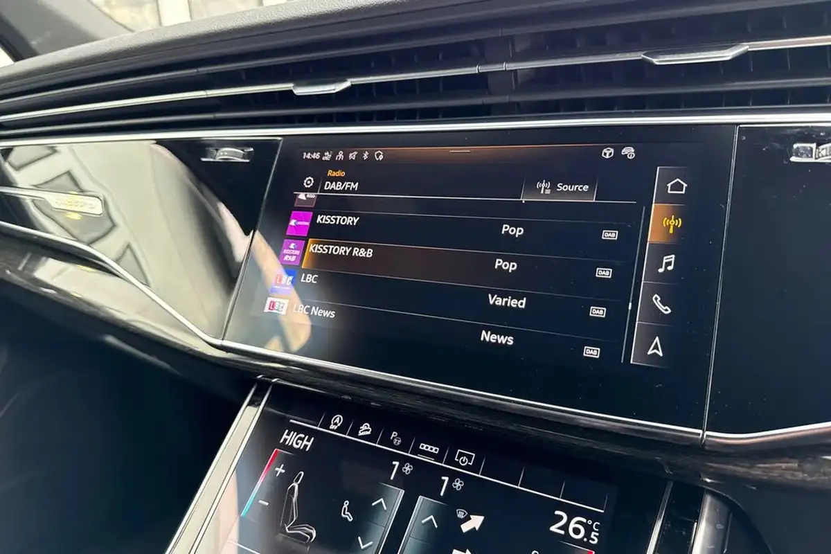 2022-audi-q7-30-55-tfsi-black-edition-big-35