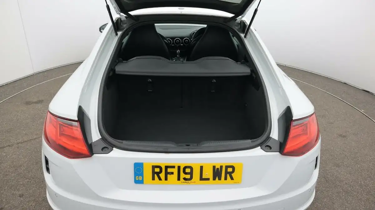 2019-audi-tt-coupe-20-40-tfsi-black-edition-big-17