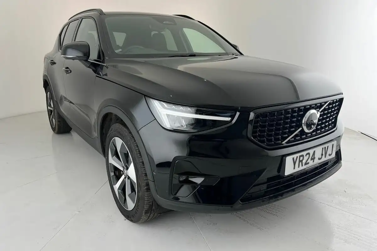 2024-volvo-xc40-20-b3-plus-big-26