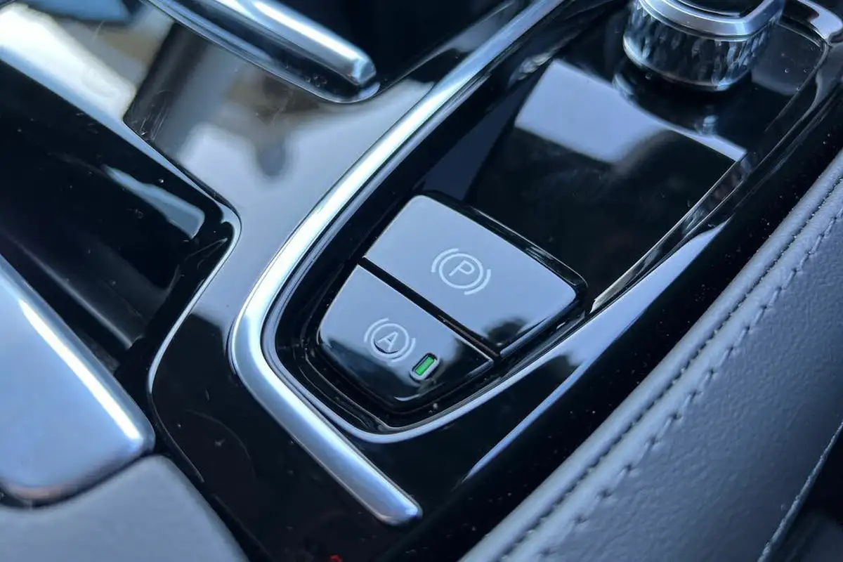 2024-volvo-v90-20-t6-plus-345bhp-dark-big-28