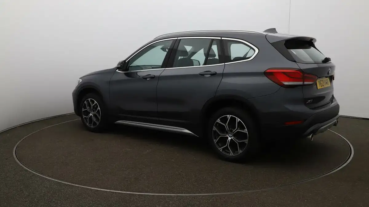 2021-bmw-x1-20td-sdrive18d-xline-big-27