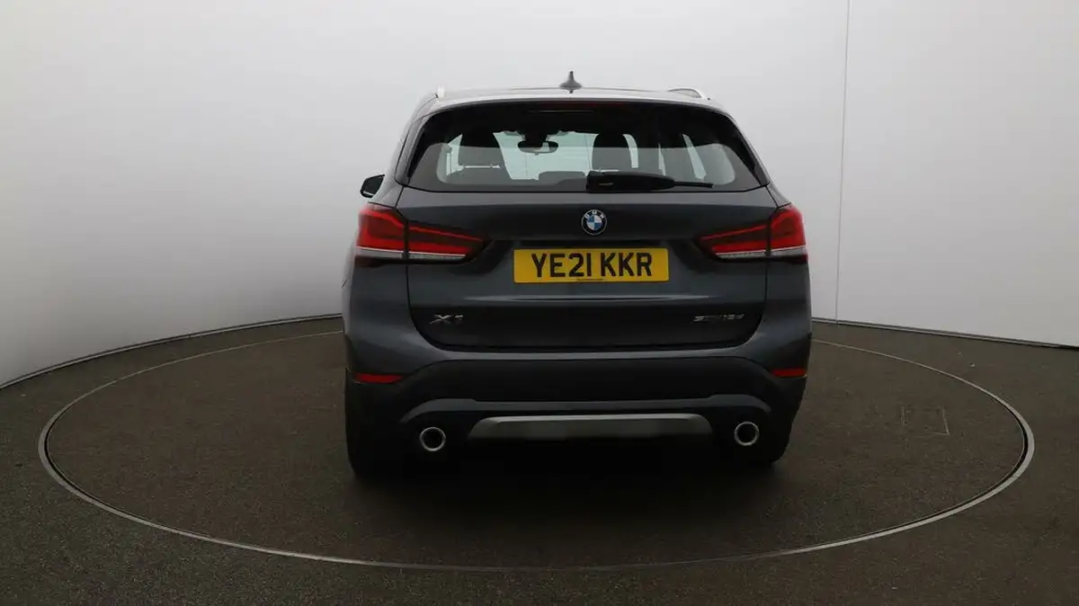 2021-bmw-x1-20td-sdrive18d-xline-big-51