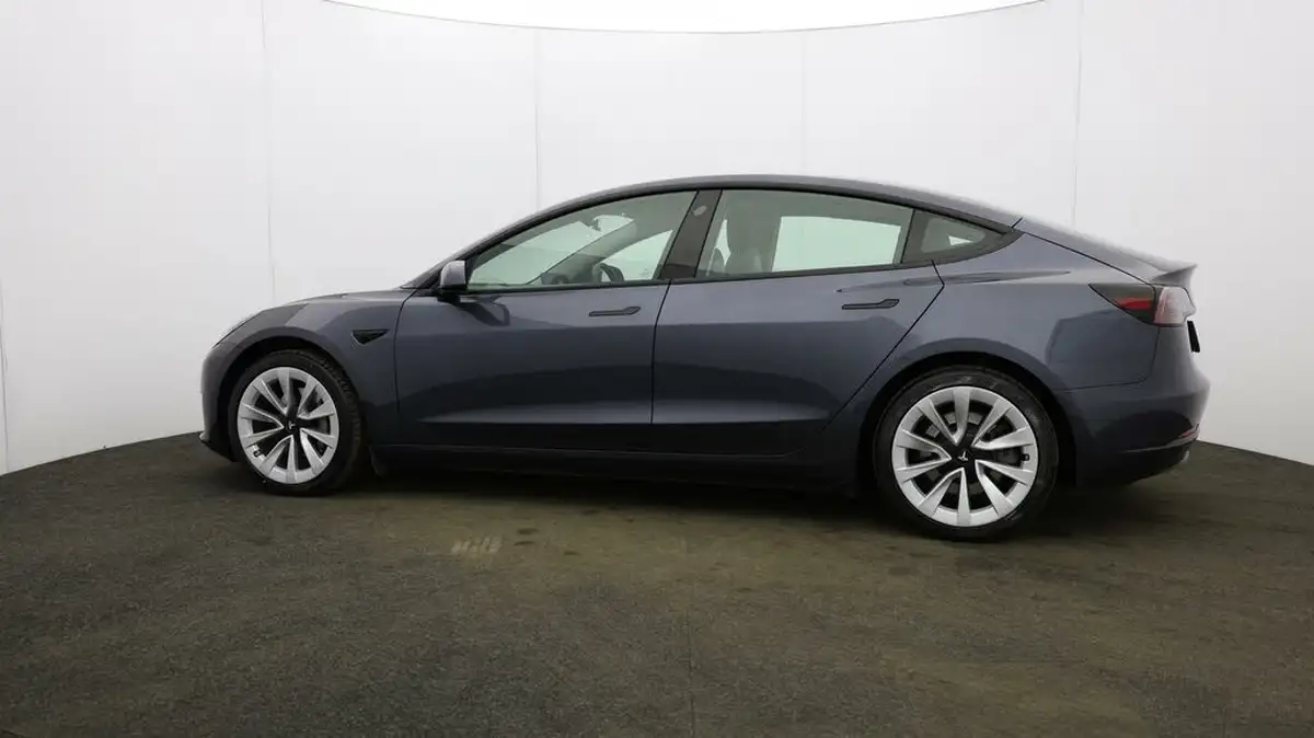 2020-tesla-model-3-e-long-range-big-67