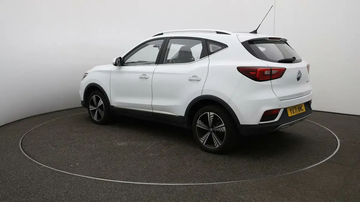 2021-mg-zs-suv-e-exclusive-ev-big-4