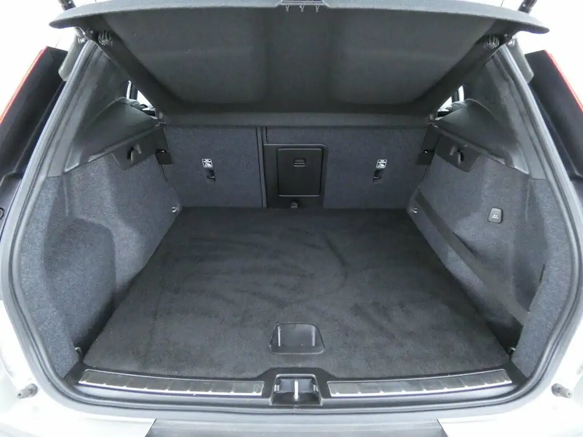 2020-volvo-xc40-15-t3-inscription-geartronic-big-19