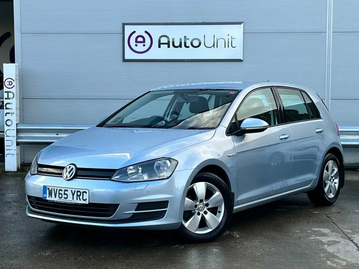 2015-volkswagen-golf-16tdi-bluemotion-ss-hatchback-5d-big-2