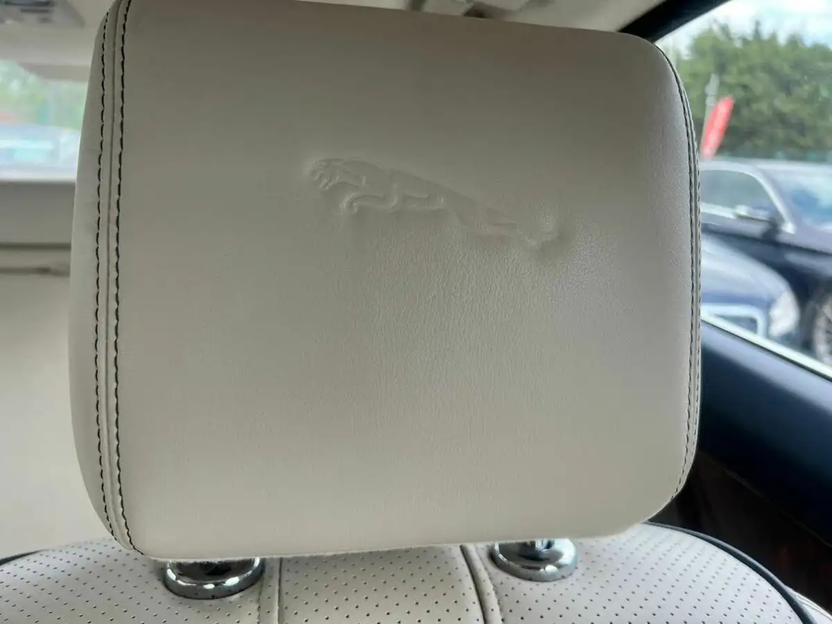 2011-jaguar-xj-series-30td-xj-portfolio-swb-big-69