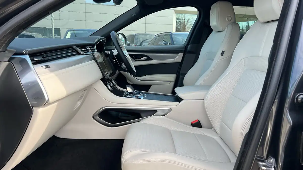 2023-jaguar-f-pace-20-d200-r-dynamic-se-black-big-2