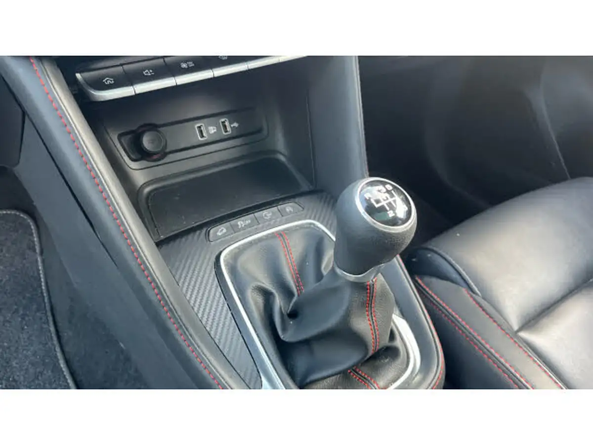 2022-mg-zs-suv-10t-gdi-exclusive-big-12