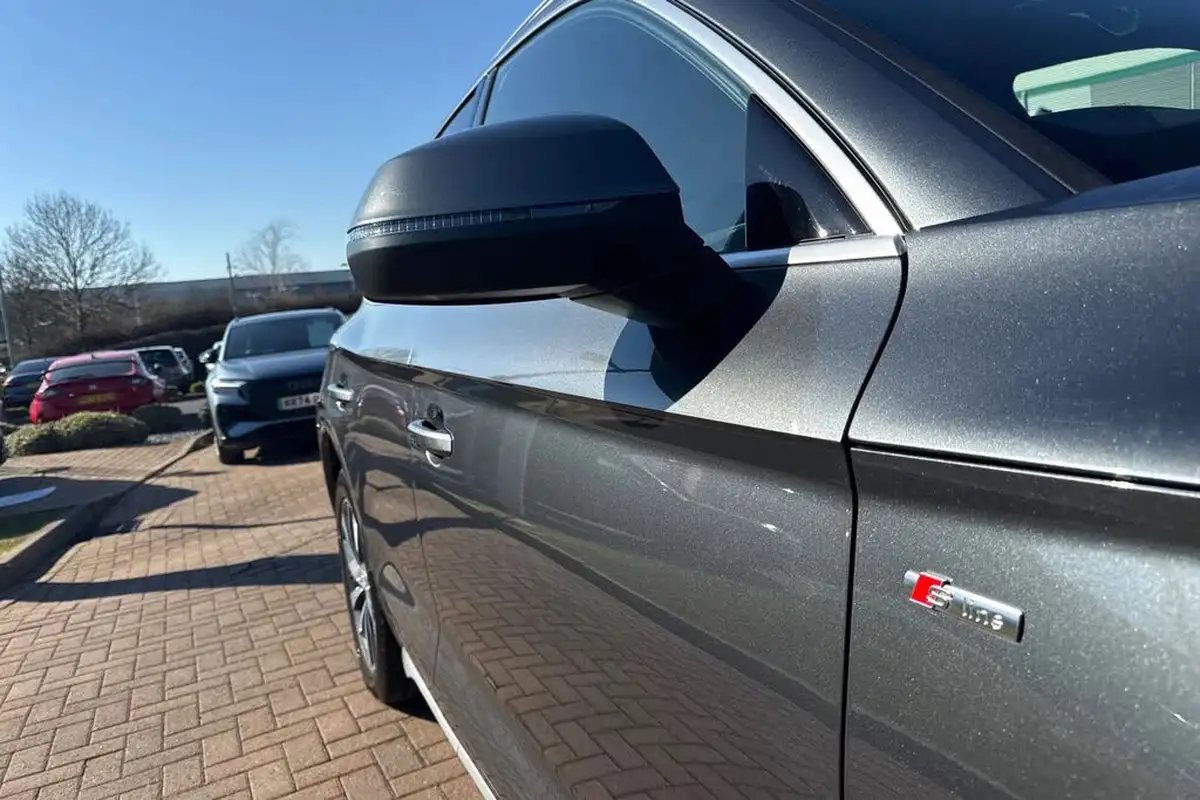 2023-audi-q5-20-45-tfsi-s-line-station-wagon-big-24