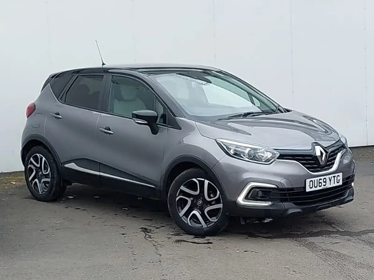 2019-renault-captur-09-tce-iconic-big-11