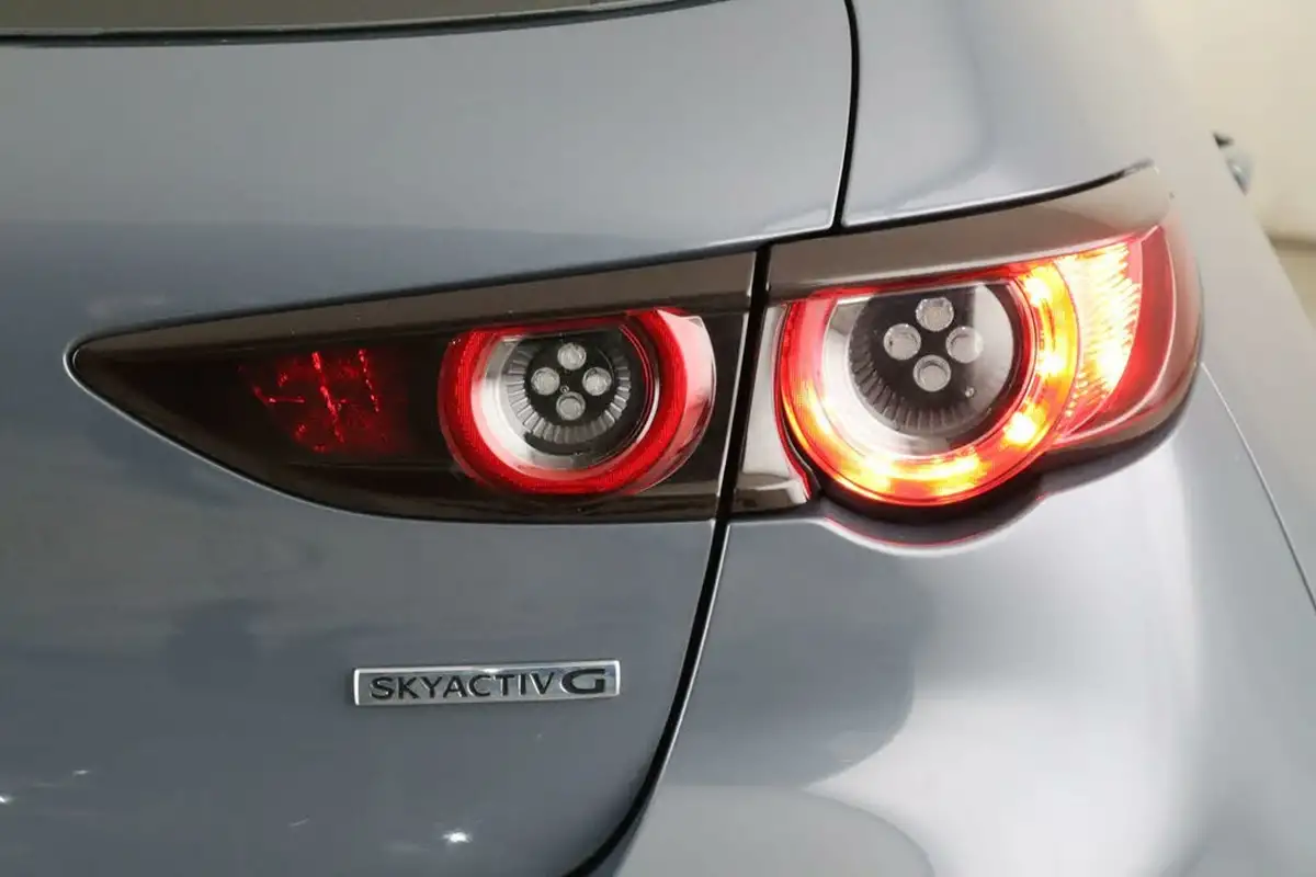 2020-mazda-mazda3-20-se-l-122ps-hatchback-5d-auto-big-9
