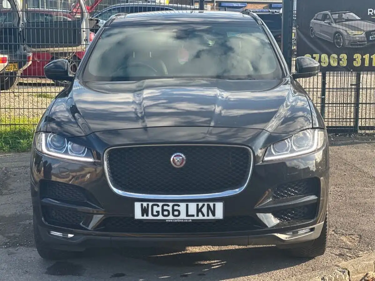 2017-jaguar-f-pace-20-i4d-portfolio-180ps-awd-auto-big-3