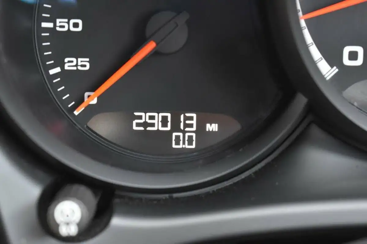 2020-porsche-macan-29-turbo-big-17