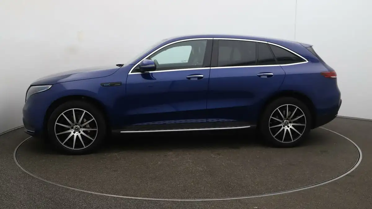 2022-mercedes-benz-eqc-e-eqc-400-amg-line-big-4