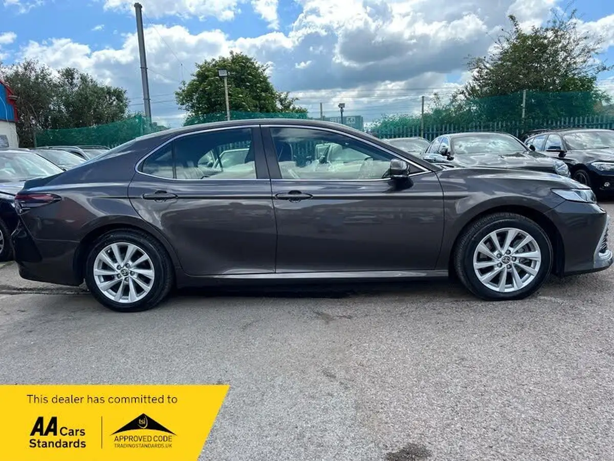 2021-toyota-camry-25-vvt-i-design-big-4