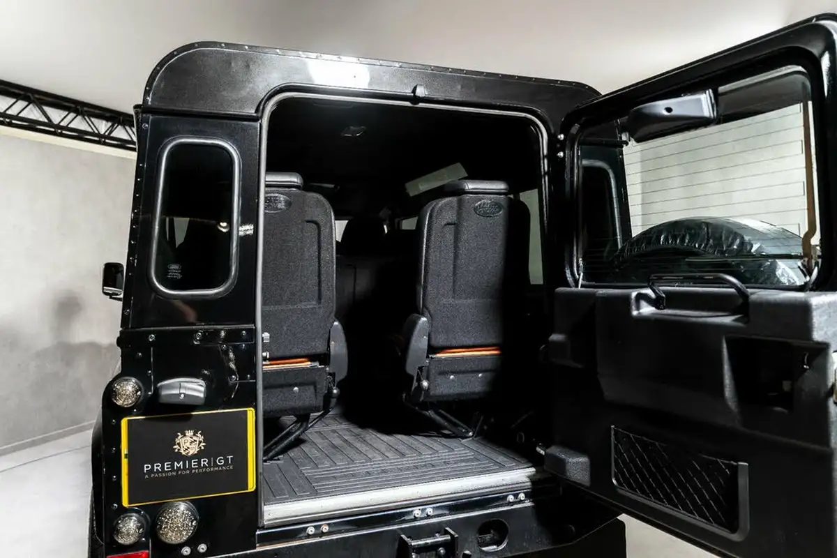 2016-land-rover-110-defender-22td-xs-22i-station-wagon-5-drs-big-31