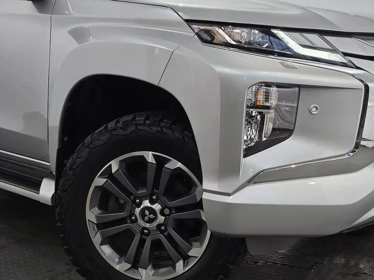 2020-mitsubishi-l200-22di-d-barbarian-x-big-3