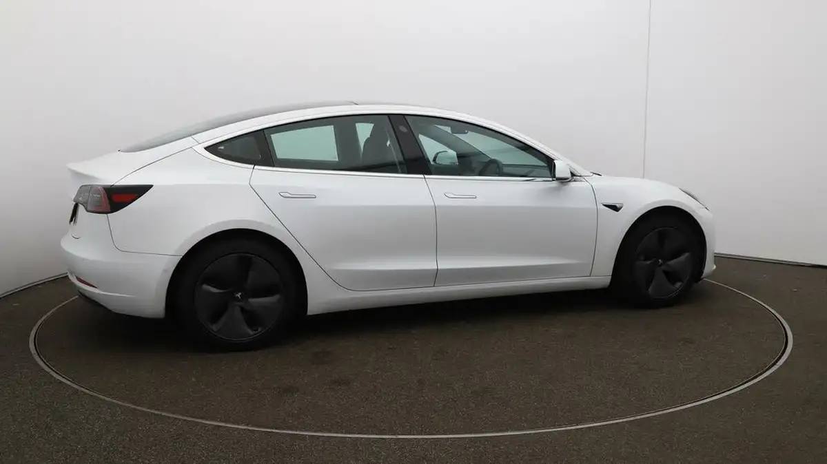 2019-tesla-model-3-e-standard-plus-big-43